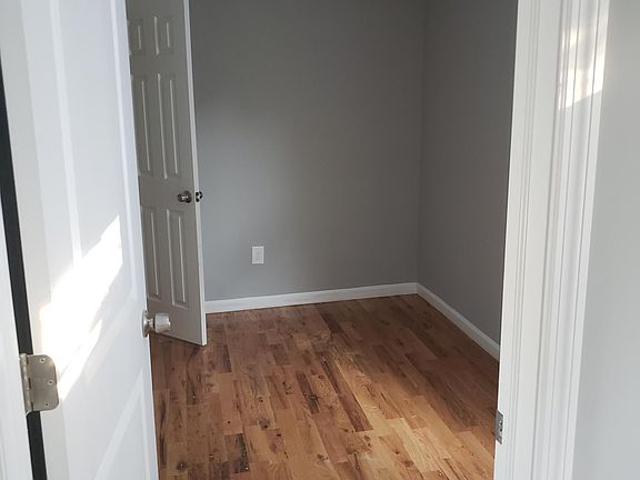 3rd image of 113 Seymour Ave #2R