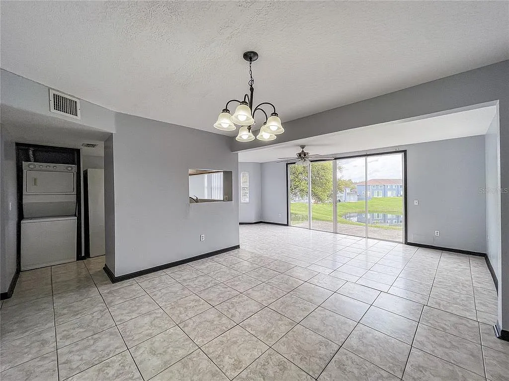 3 bed, 2.0 bath, 1500 sqft, $1,900 — Photo 2
