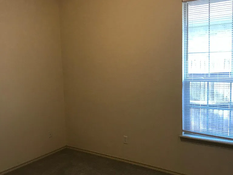 635 Sisken Ct — Photo 12