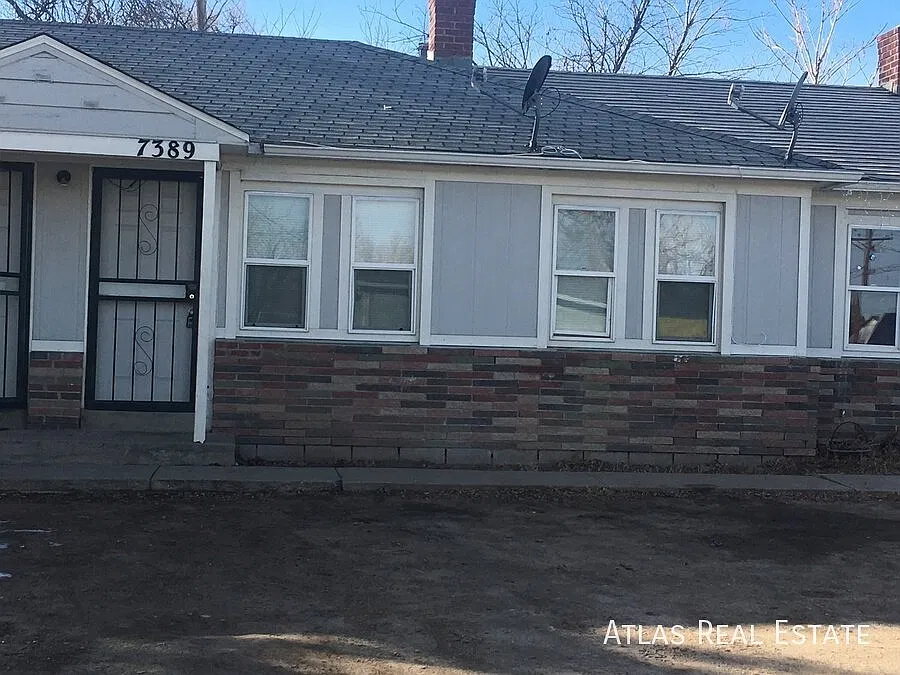 *More Photos Coming Soon!* 1 Bedroom Apartment With A Fenced In Backyard Near Rocky Mountain Arsenal — Photo 3