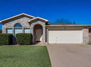 8129 Spruce Valley Dr, Fort Worth, TX 76137