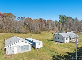 706 Grindstone Rd, Waynesville, NC 28785