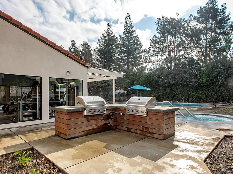 Vercanta Pleasanton | Pleasanton, CA | Grilling Station