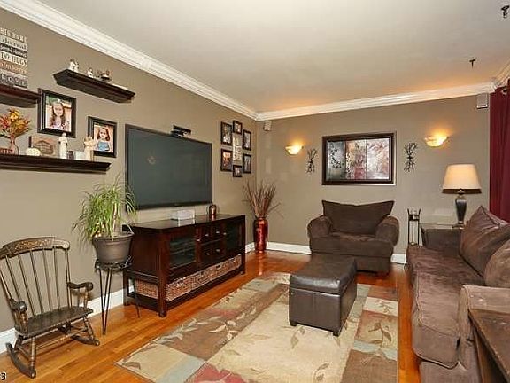 5th image of 88 Barbara Dr