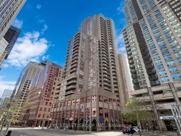736 Bay St #1910, Toronto, ON M5G 2M4