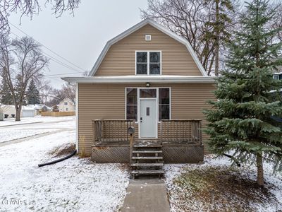824 Chestnut St, Grand Forks, ND, 58201