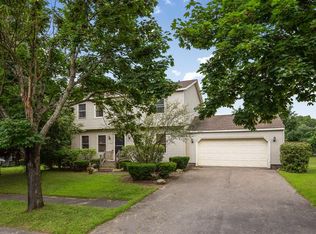 21 Shawna St, Fitchburg, MA 01420