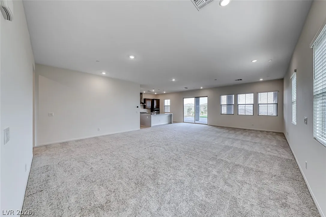 5 bed, 3.5 bath, 3089 sqft, $4,795 — Photo 4