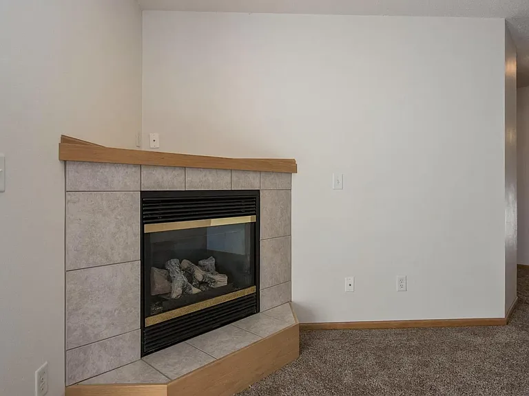 2876 Coral Ct — Photo 3