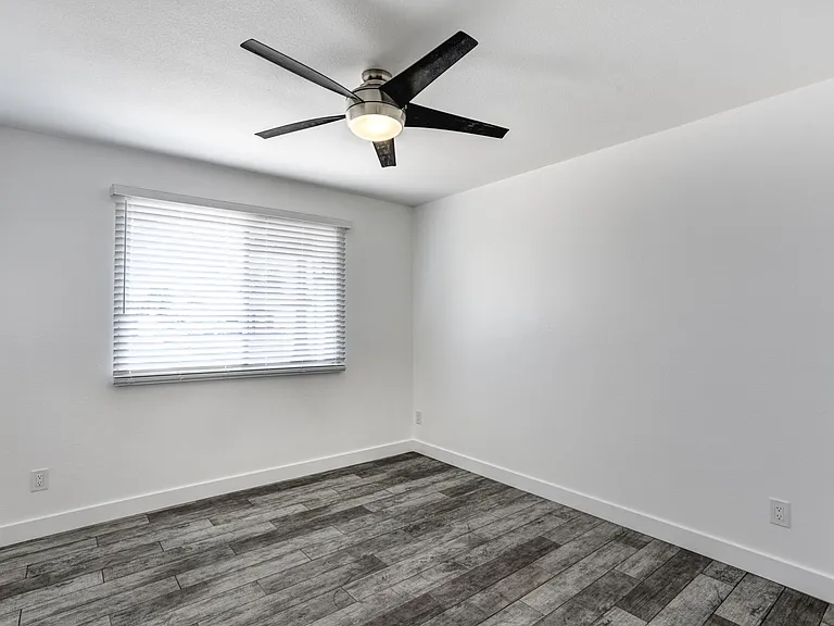 2500 E Hermosa Dr — Photo 15