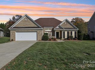 139 Lamplighter Ln, Mooresville, NC 28115