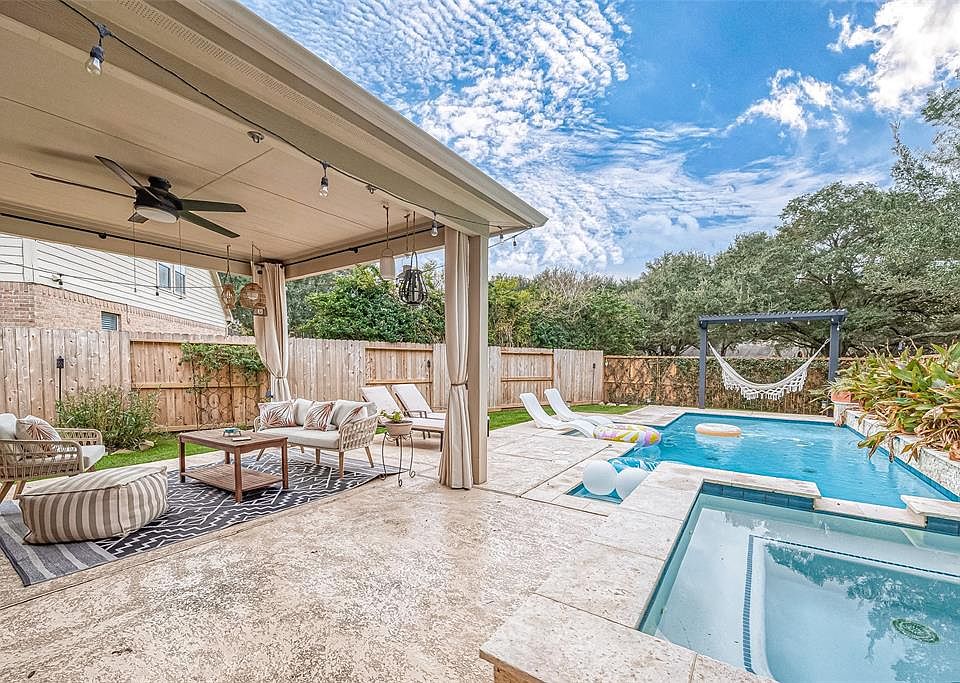 1st image of 2931 Five Oaks Drive