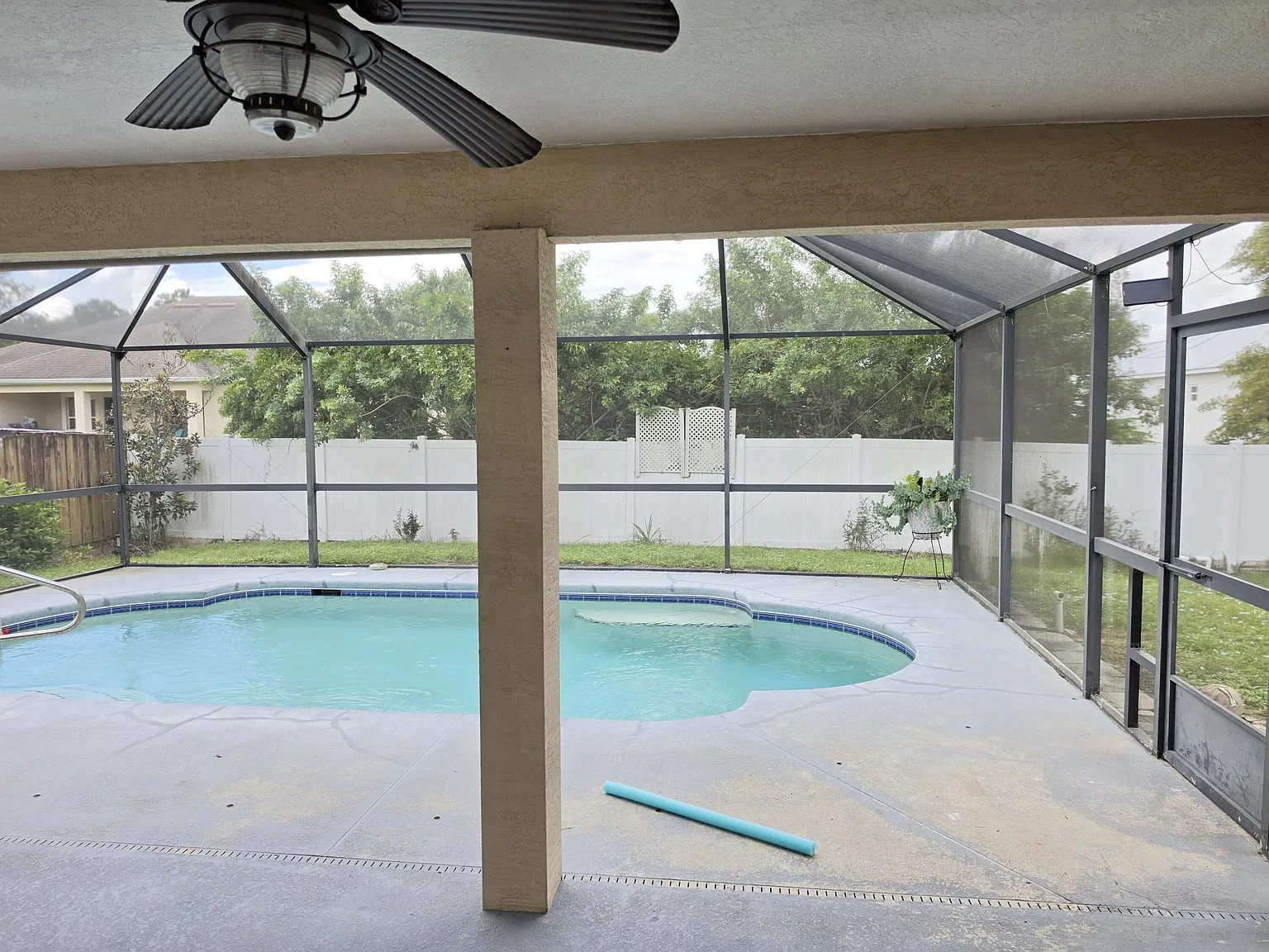 3 bed, 2.0 bath, 1280 sqft, $2,495 — Photo 1