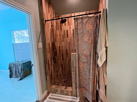 4th image of 161 Todd Trl