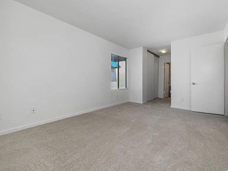 8308 Regents Rd — Photo 17