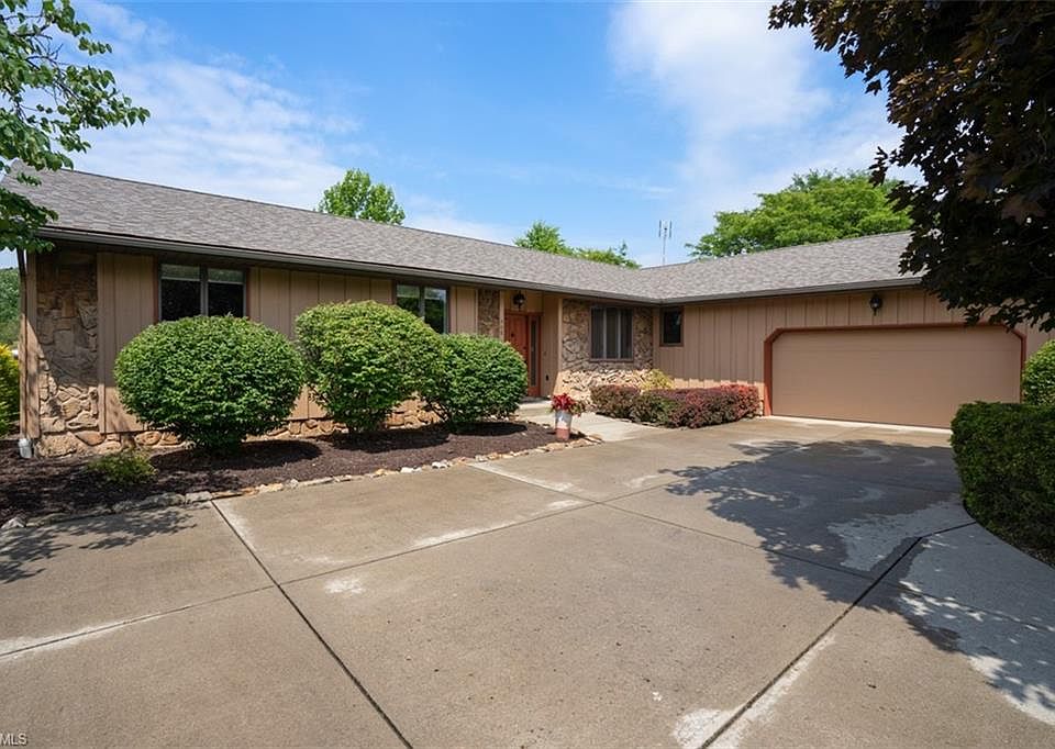 1st image of 408 Greenmont Dr