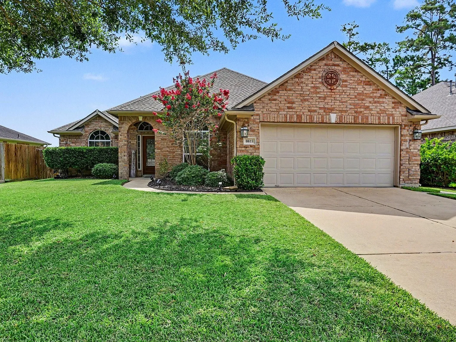 3 bed, 2.5 bath, 2165 sqft, $2,650 — Photo 2