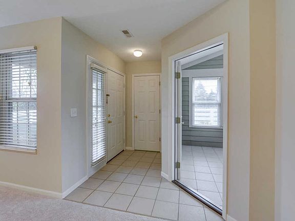 2nd image of 3138 Pratt Ln