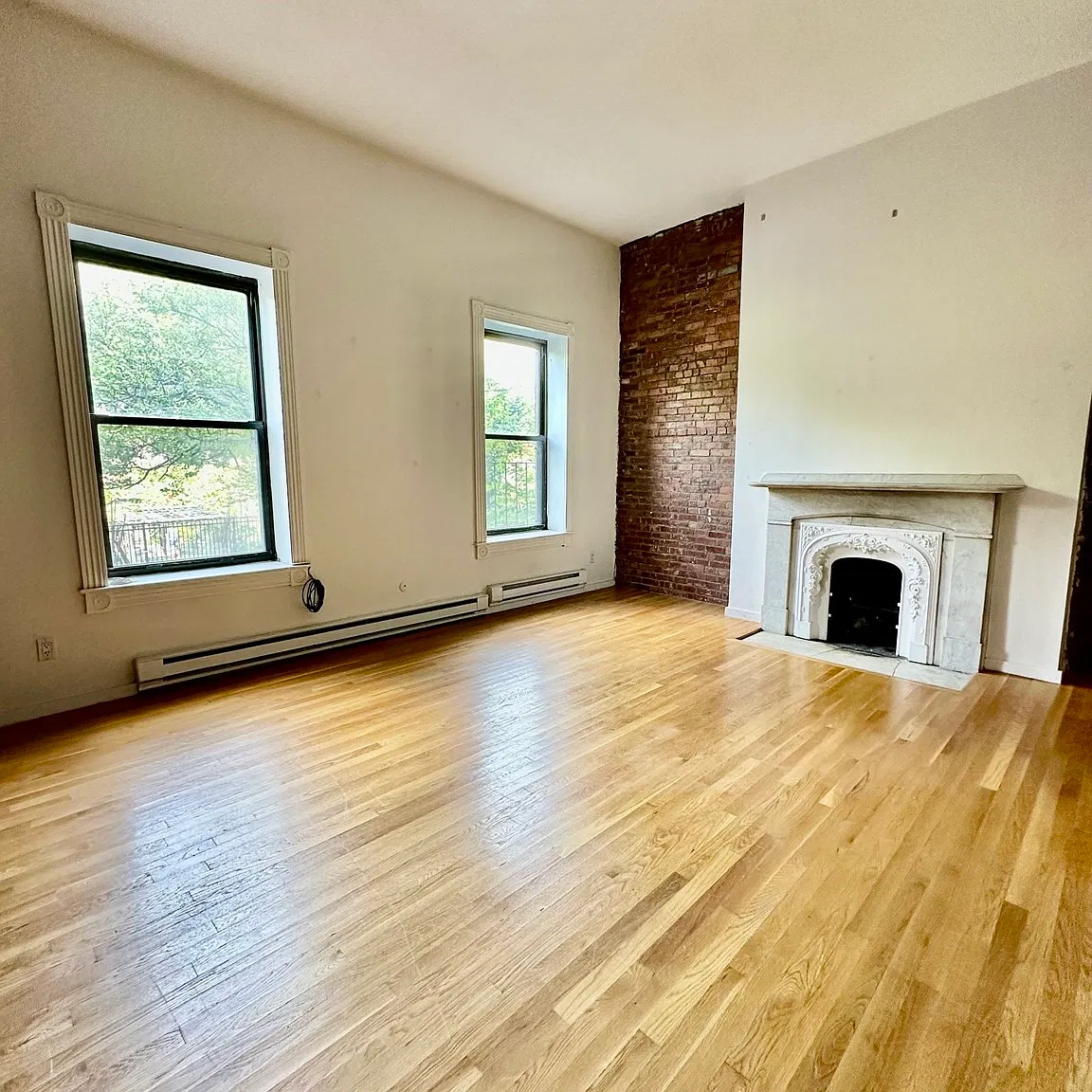 2 bed, 2.0 bath, 1000 sqft, $4,400 — Photo 1