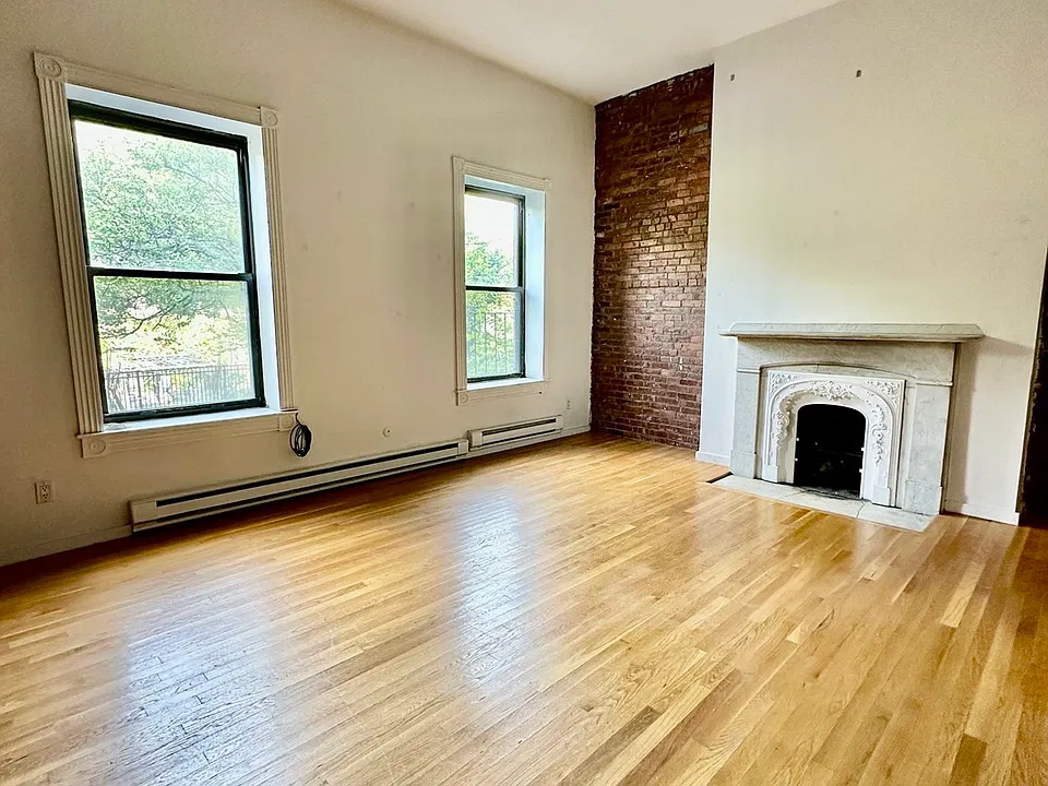 11 Dwight St #1