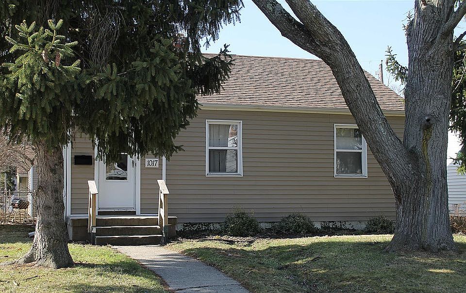 1st image of 1017 20th Ave