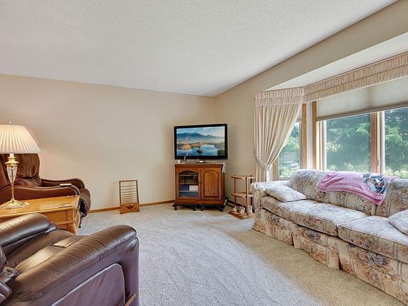 3rd image of 6948 Wyndham Way