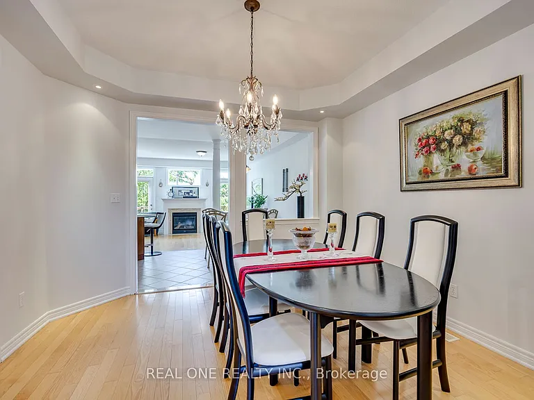 1126 Woodington Ln — Photo 5