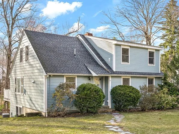 11 Springdale Ave, Wellesley, MA 02481