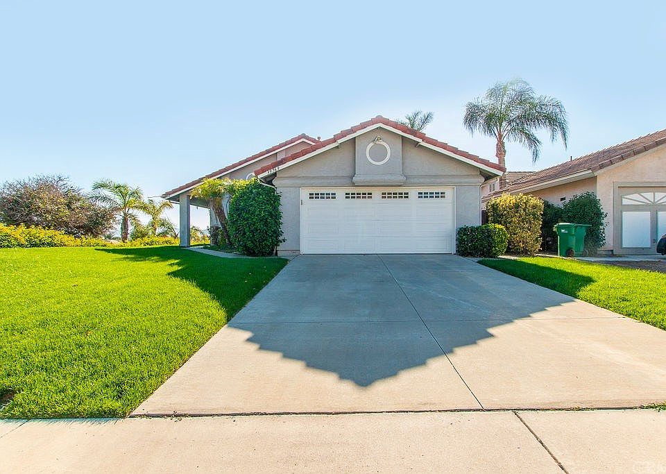 1st image of 39769 Firethorn Ct