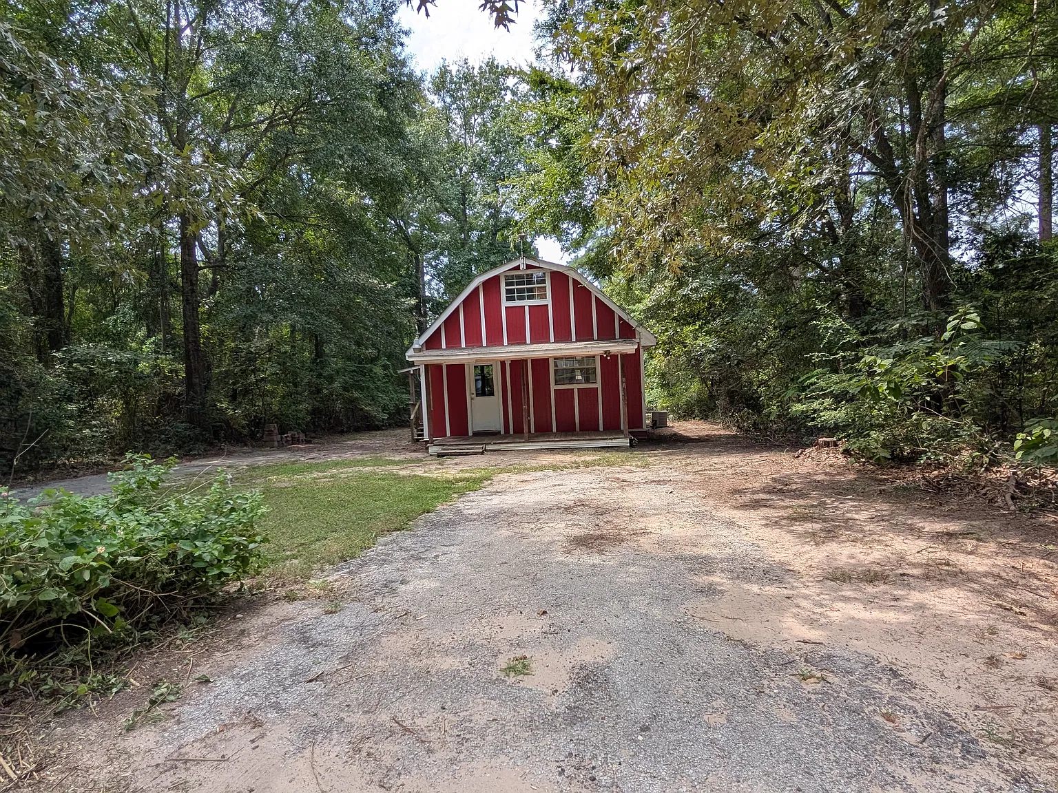 3 bed, 968 sqft, $1,100 — Photo 2