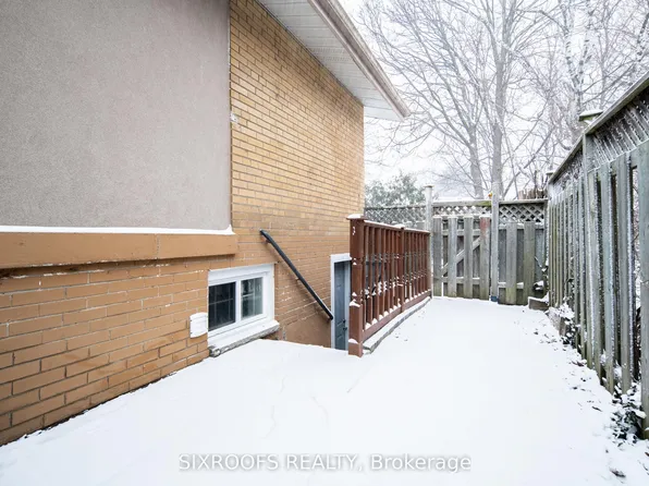 332 Homewood Ave, Toronto, ON M2R 2N8