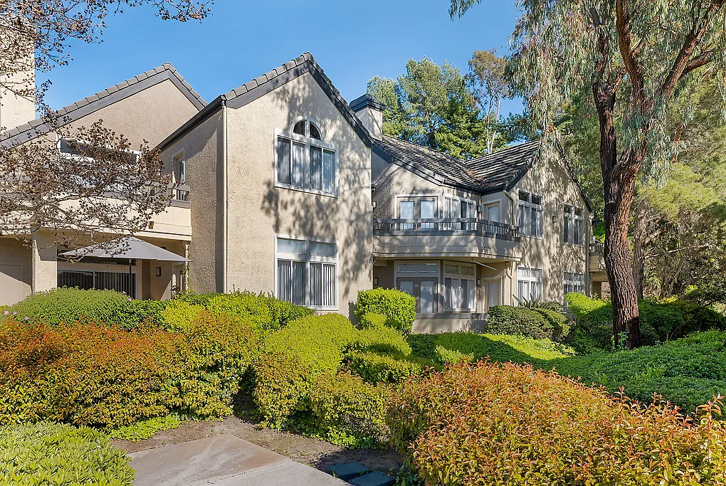 Carmel Summit — Photo 4