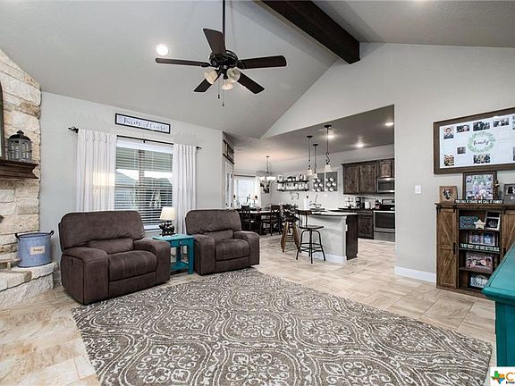 4th image of 2912 Crystal Ann Dr