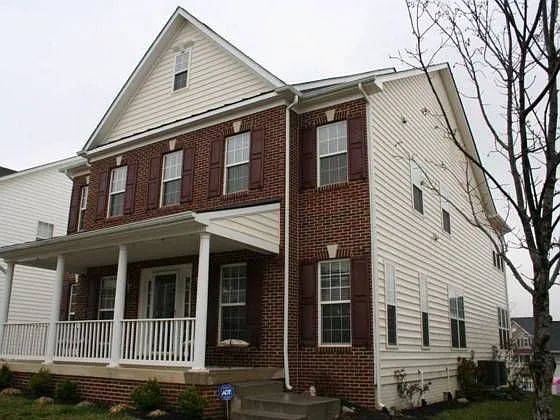 94 Colonial Dr photo 1