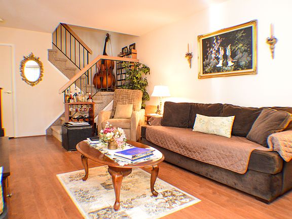 4th image of 182 Corona Ave