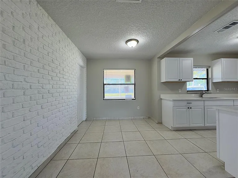 1219 Browning Ave — Photo 9