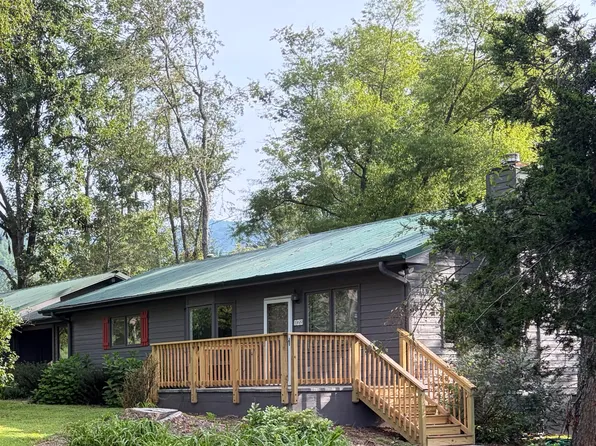169 Bull Creek Rd, Asheville, NC