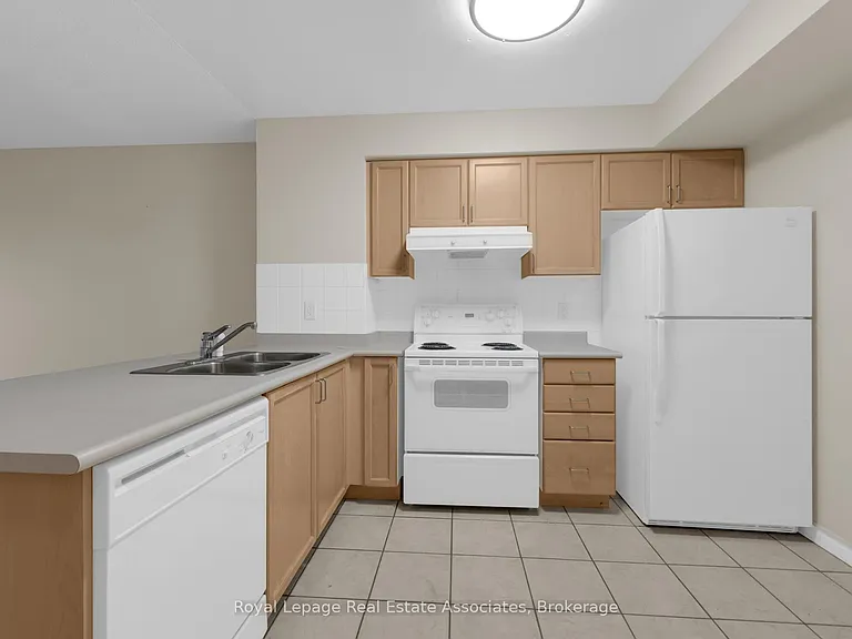 25 Kingsbridge Garden Cir #622 — Photo 3