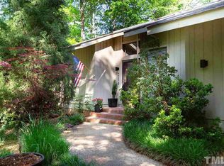 214 Lochside Dr, Cary, NC 27518