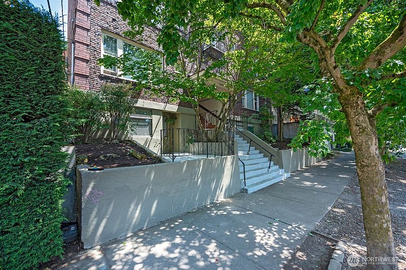 3rd image of 1716 Boylston Avenue