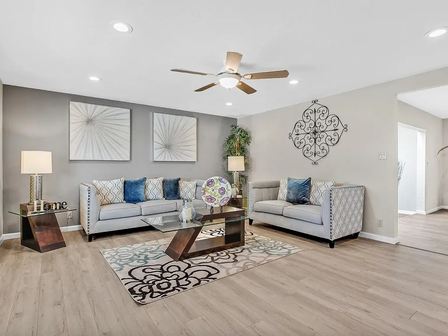 3 bed, 1730 sqft, $4,250 — Photo 2
