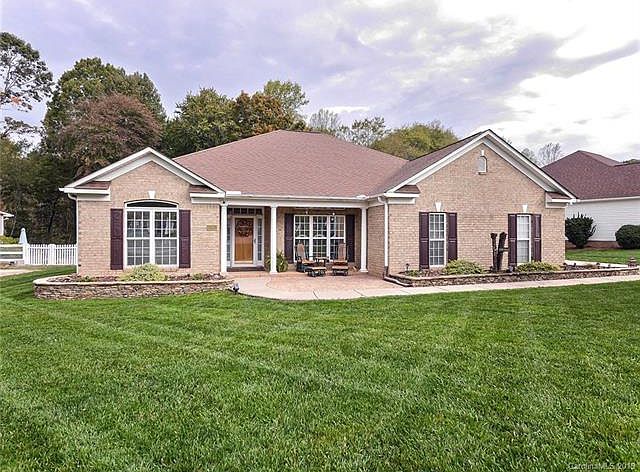 1st image of 7549 Woodcrest Dr