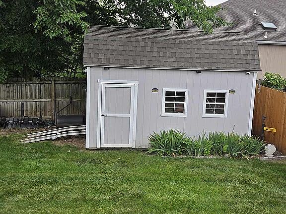 3rd image of 2003 N Ethan Ln