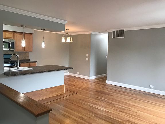 3rd image of 1440 Cove Dr #1440