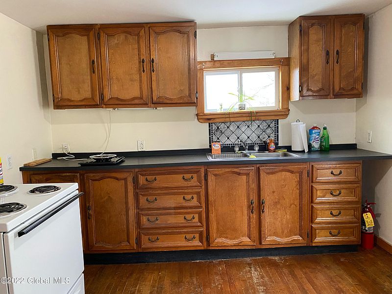 3rd image of 3252 BROAD Street