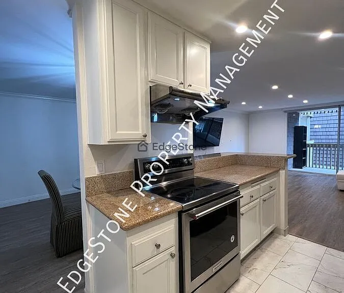 6526 Ocean Crest Dr #A214 — Photo 6