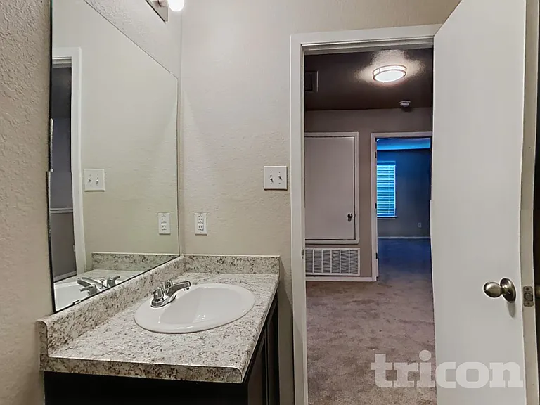 9411 Sandy Ridge Way — Photo 14