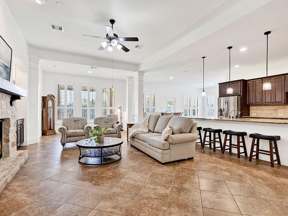 1st image of 31507 Orchard Hill Ln