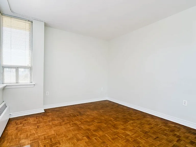 160 Balmoral Ave #1 — Photo 23