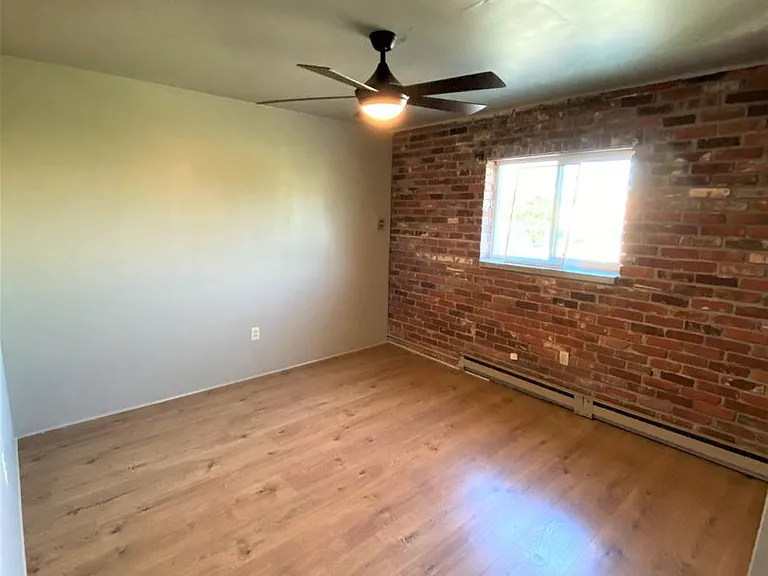 217 S Lincoln St — Photo 12